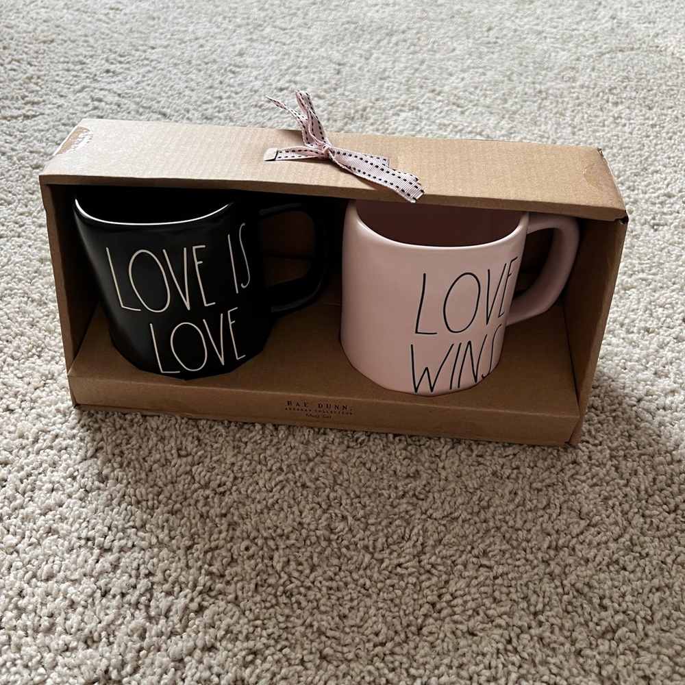 Rae Dunn Mug set